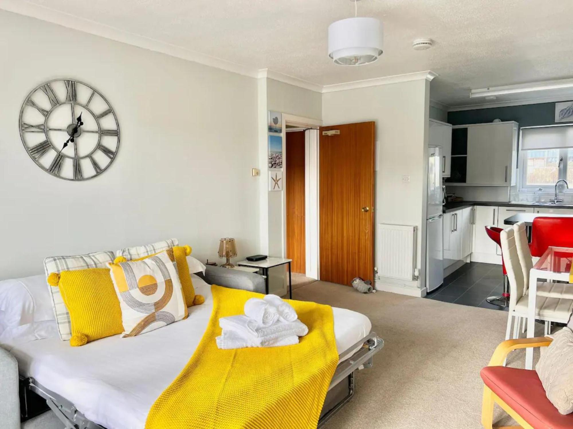 Pass The Keys Cosy Flat In Maritime Quarter Swansea