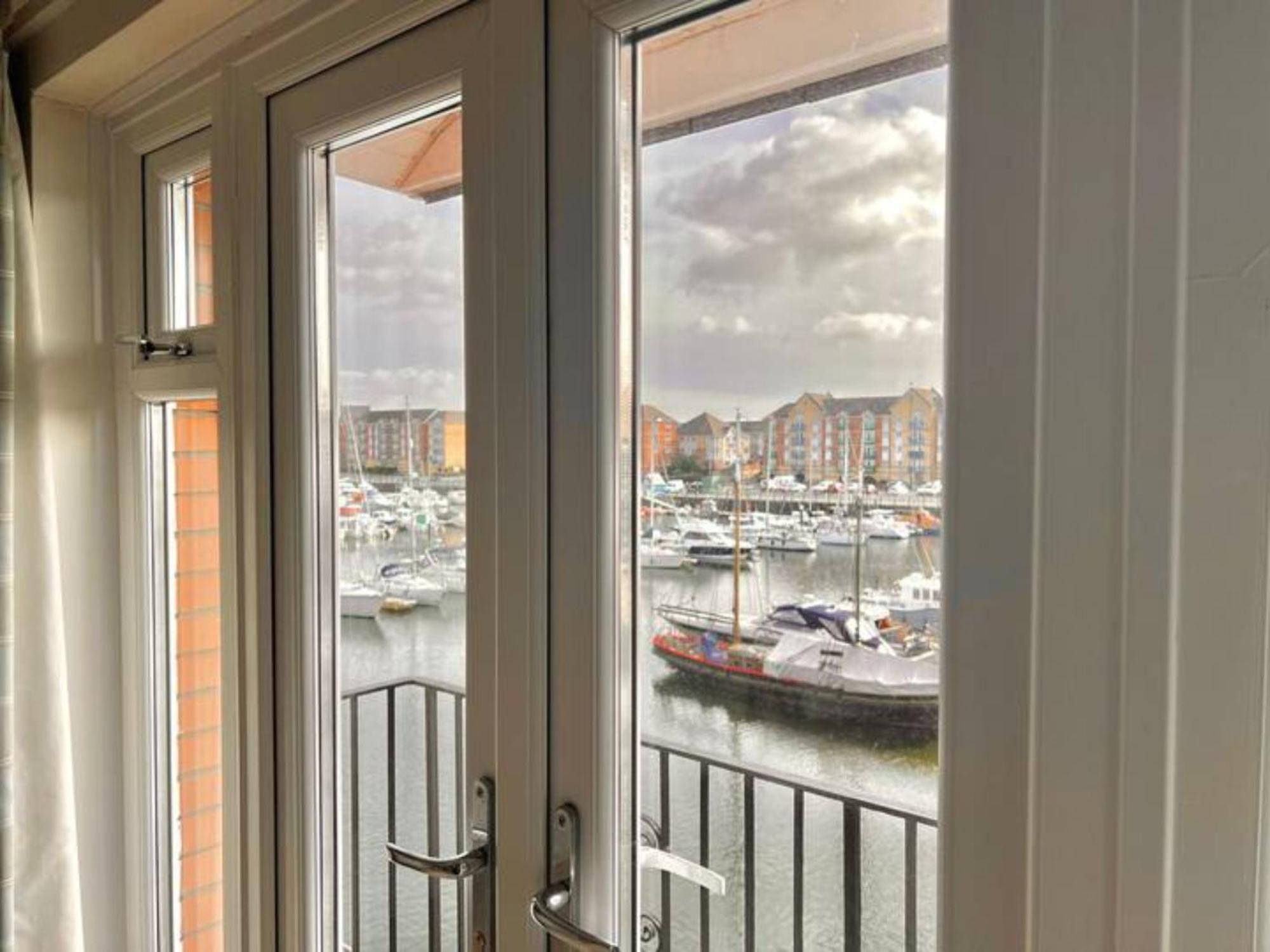 Pass The Keys Cosy Flat In Maritime Quarter Swansea