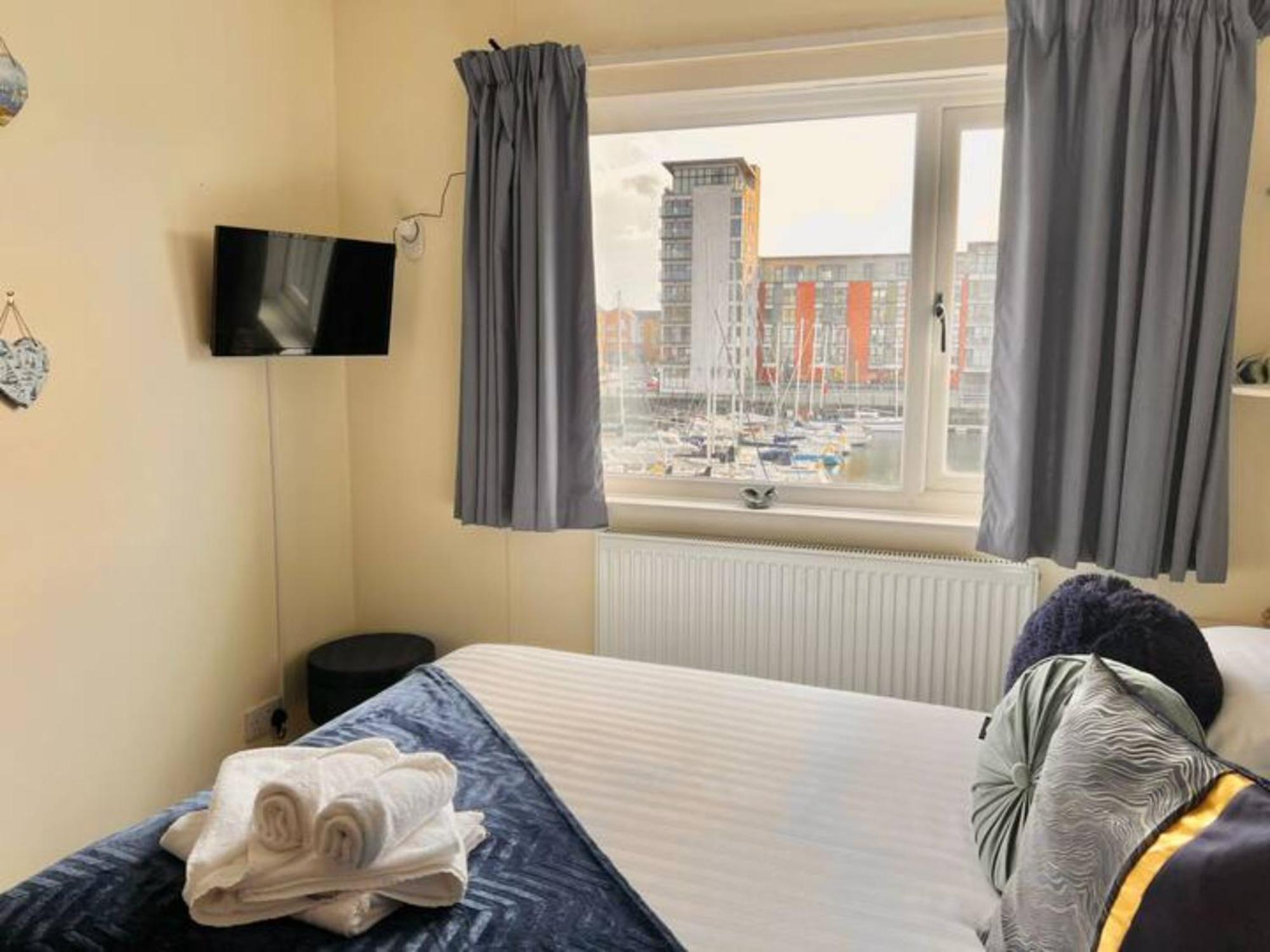 Pass The Keys Cosy Flat In Maritime Quarter * Swansea