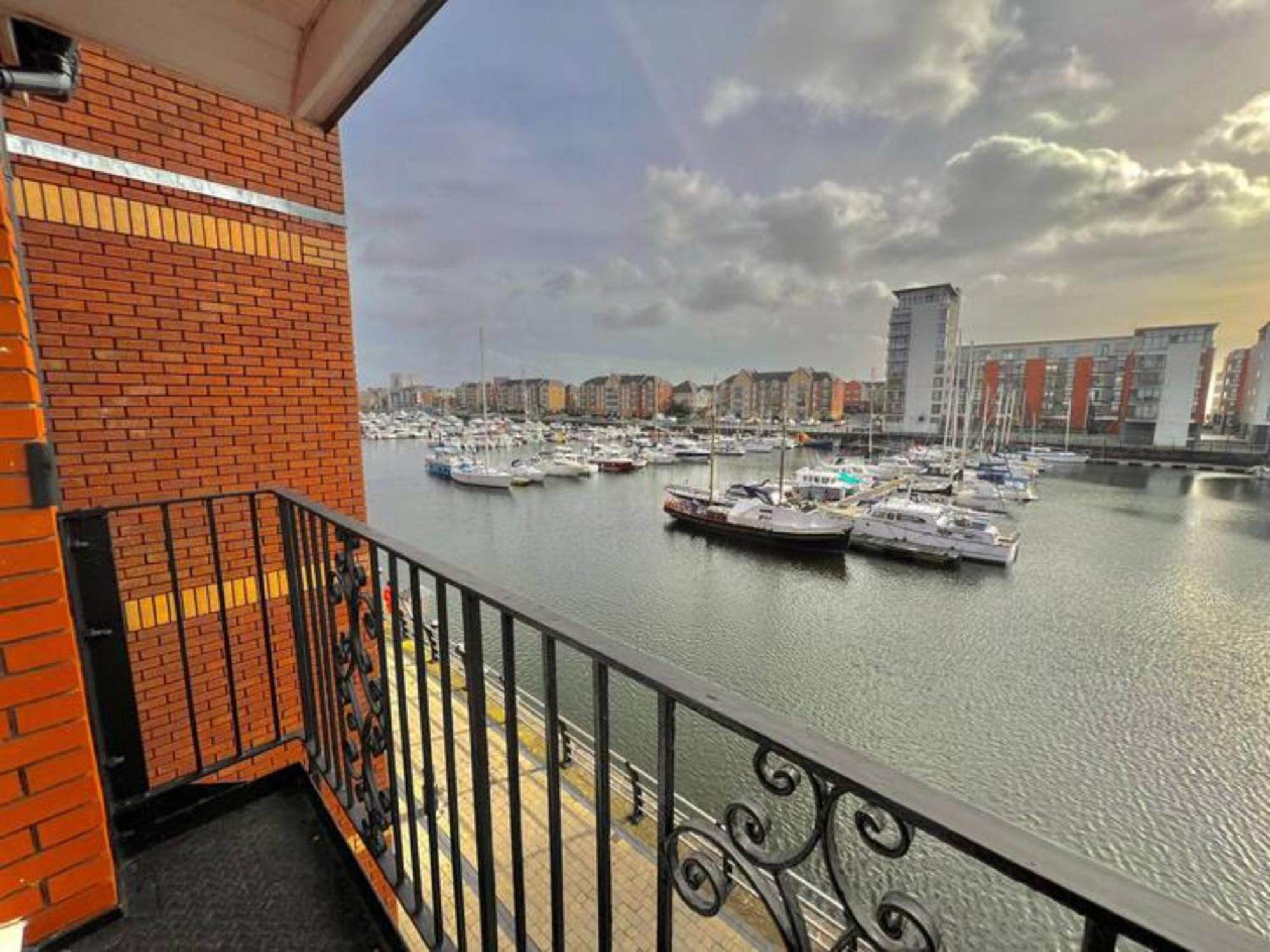 Apartment Pass The Keys Cosy Flat In Maritime Quarter